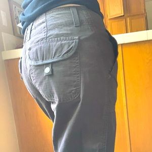 🔵 3 for $20 Gloria Vanderbilt Capris in Dark Gray